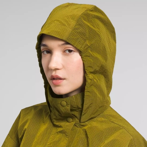 The North Face Women's M66 Utility Wind Jacket - Sulphur Moss - Picture 4 of 10